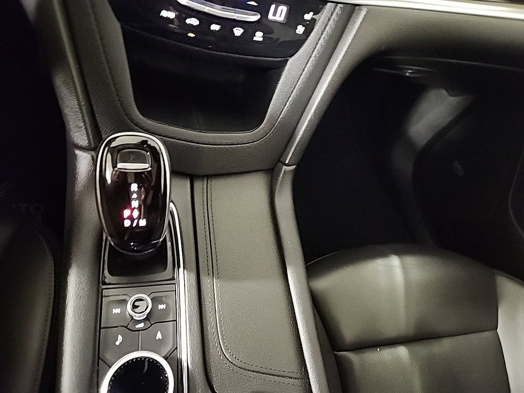 Used 2024 Cadillac XT6 Premium Luxury w/ Technology Package AWD/4WD image 19