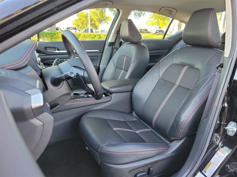 Used 2025 Nissan Altima 2.5 SR image 16