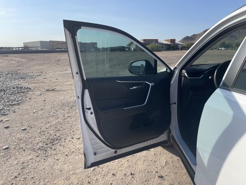 Used 2025 Toyota RAV4 XLE w/ Convenience Package FWD image 12