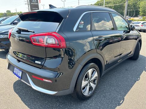 Used 2018 Kia Niro LX FWD image 28