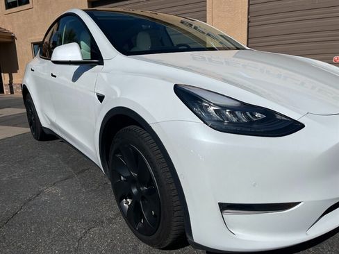 Used 2021 Tesla Model Y Long Range AWD/4WD image 21