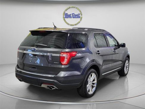 Used 2018 Ford Explorer XLT w/ Equipment Group 202A AWD/4WD image 6