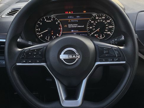 Used 2024 Nissan Altima 2.5 SV image 12