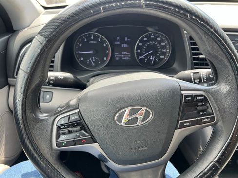 Used 2017 Hyundai Elantra SE FWD image 12