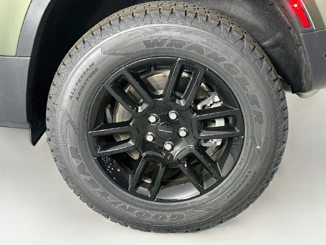 New 2026 Land Rover Defender 110 S AWD/4WD image 28