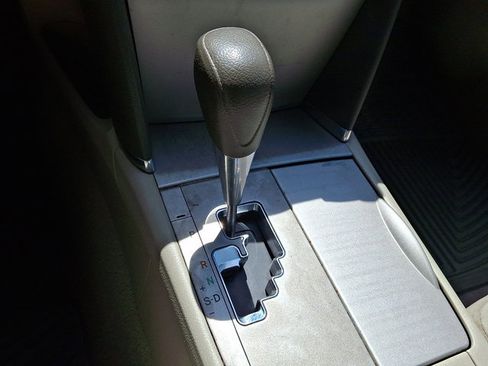 Used 2010 Toyota Camry XLE FWD image 14