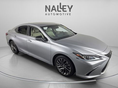 Used 2025 Lexus ES 300h w/ Technology Package image 7