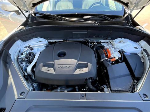 Used 2023 Volvo XC90 T8 Plus w/ Protection Package Premier image 29