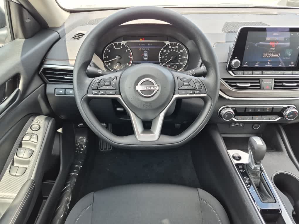 New 2026 Nissan Altima 2.5 SV FWD image 8