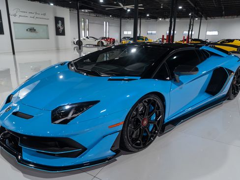 Used 2021 Lamborghini Aventador SVJ image 18