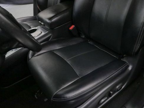 Used 2020 Nissan Pathfinder SL image 24