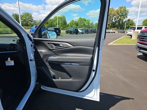 New 2026 Chevrolet Traverse LT w/ Driver Confidence Package image 34