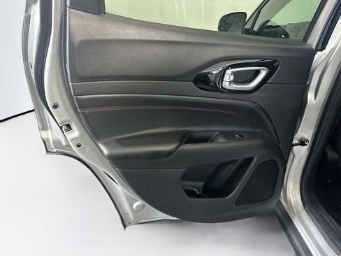 Used 2025 Jeep Compass Trailhawk image 27