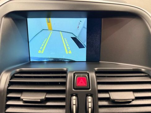 Used 2015 Volvo XC60 T6 Platinum FWD image 36