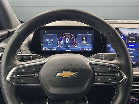 Used 2025 Chevrolet Traverse LT image 22