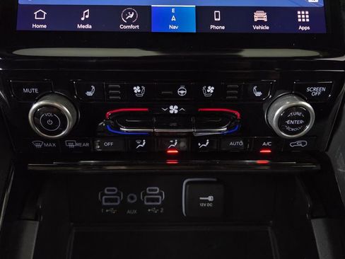 Used 2023 Jeep Grand Cherokee Summit w/ Adv Protech Group IV AWD/4WD image 27