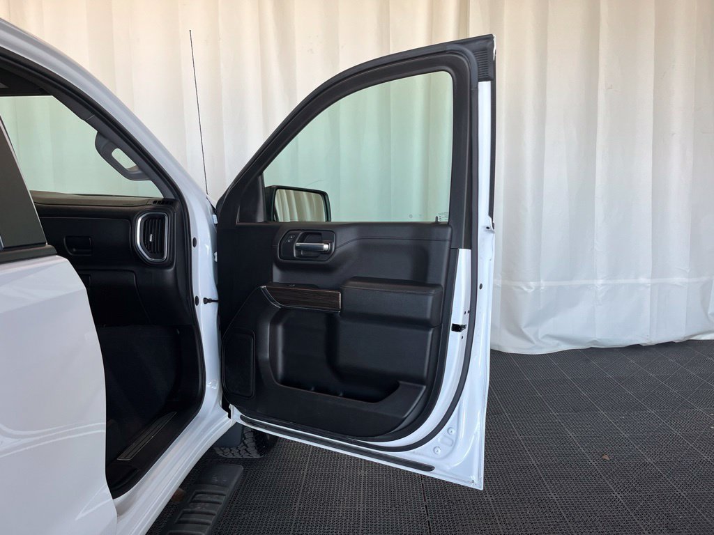 Used 2020 Chevrolet Silverado 1500 RST AWD/4WD image 18