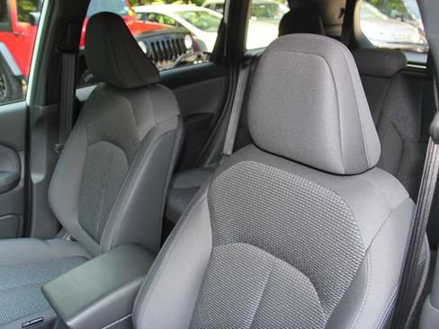 Used 2025 Subaru Forester Premium AWD/4WD image 19