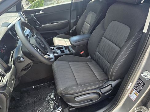 Used 2020 Kia Sportage LX AWD/4WD image 9