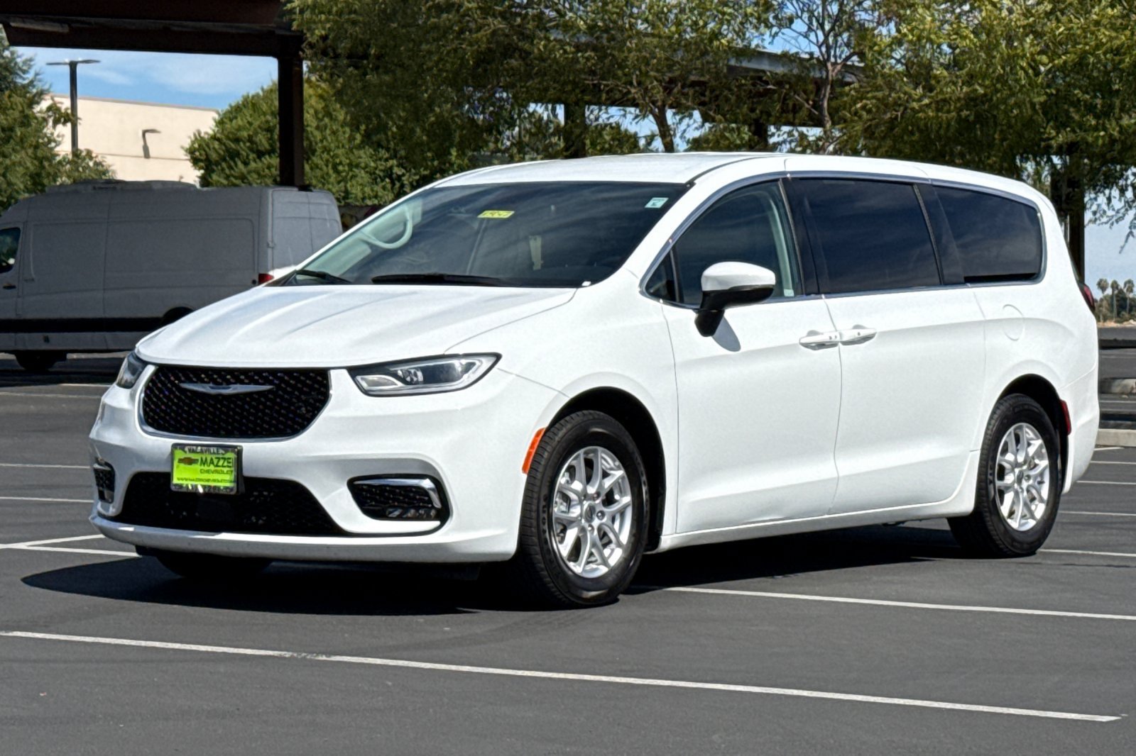 Used 2023 Chrysler Pacifica Touring-L FWD image 16