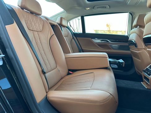 Used 2019 BMW 750i xDrive w/ Executive Package image 13