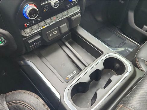 Used 2022 GMC Sierra 2500 AT4 w/ AT4 Premium Plus Package image 12