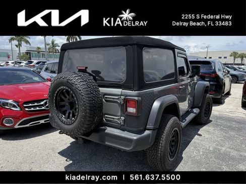 Used 2022 Jeep Wrangler Sport AWD/4WD image 2