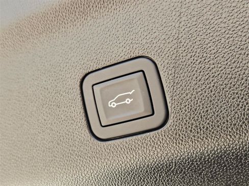 Used 2026 Chevrolet Tahoe High Country RWD image 31
