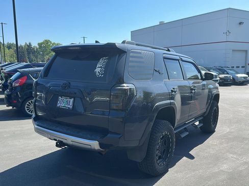 Used 2019 Toyota 4Runner TRD Off-Road AWD/4WD image 5