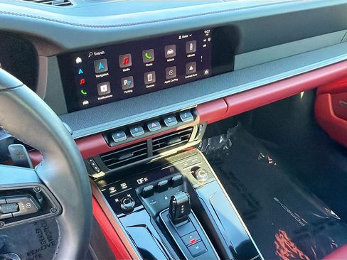 Used 2025 Porsche 911 Carrera image 25