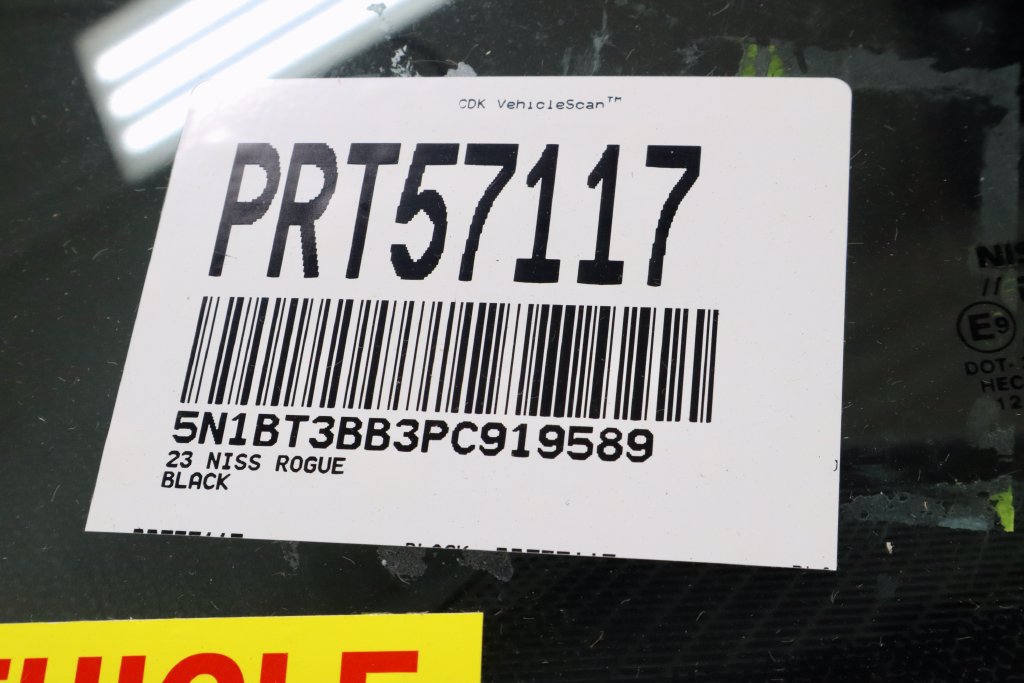 Used 2023 Nissan Rogue SV AWD/4WD image 33