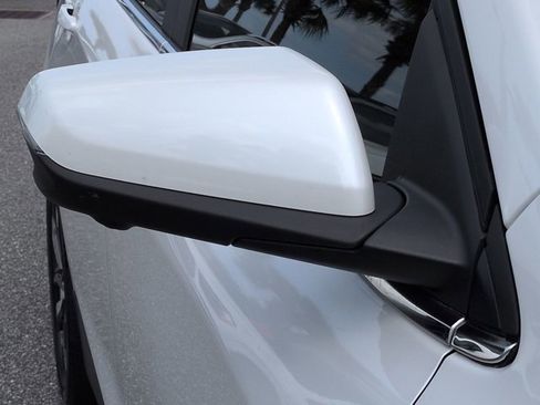 Used 2022 Chevrolet Equinox LT FWD image 12