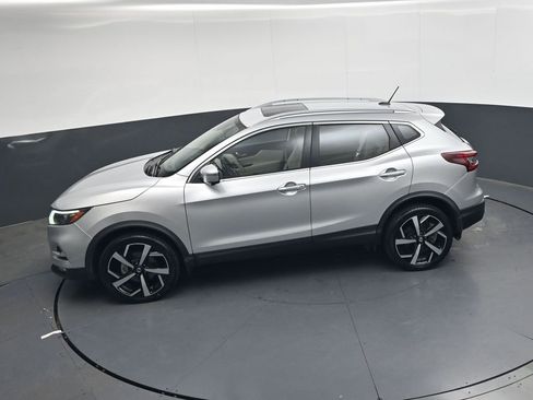 Used 2022 Nissan Rogue Sport SL w/ Premium Package FWD image 24