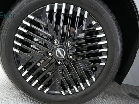 Used 2024 Nissan Leaf SV Plus image 20