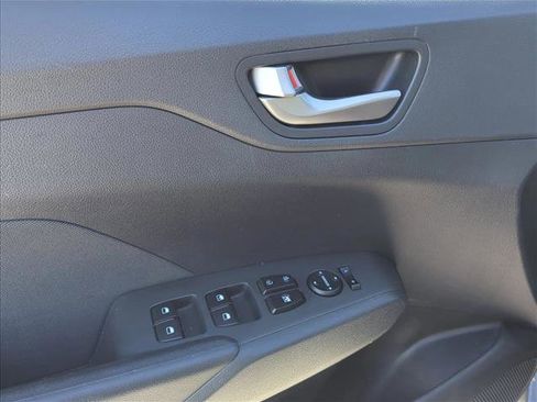 Used 2019 Hyundai Accent SE FWD image 8