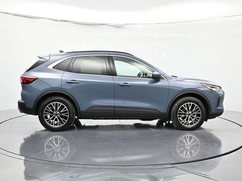 Certified 2025 Ford Escape SE w/ Class II Trailer Tow Package image 4