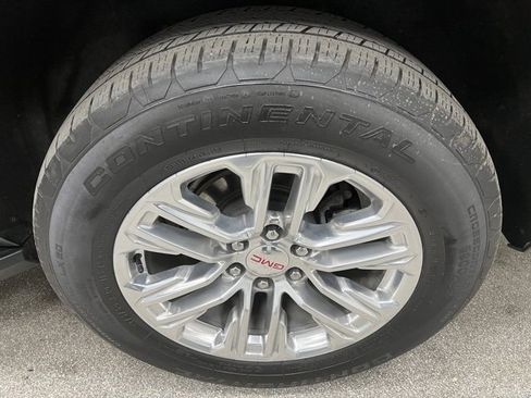 Used 2023 GMC Yukon XL SLT image 14