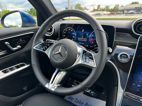Used 2026 Mercedes-Benz GLC 300 4MATIC image 28