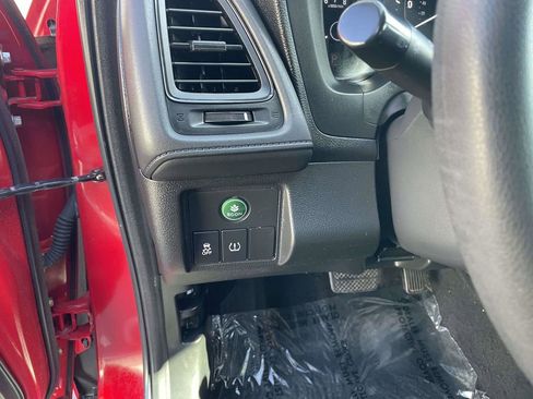 Used 2016 Honda HR-V LX image 30