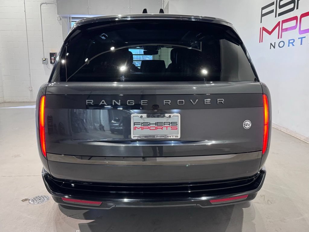 Used 2024 Land Rover Range Rover SV AWD/4WD image 8