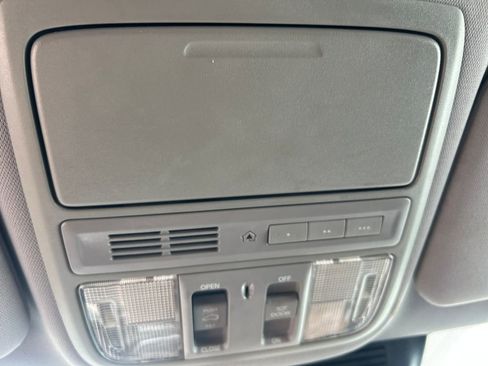 Used 2020 Honda CR-V Touring image 17