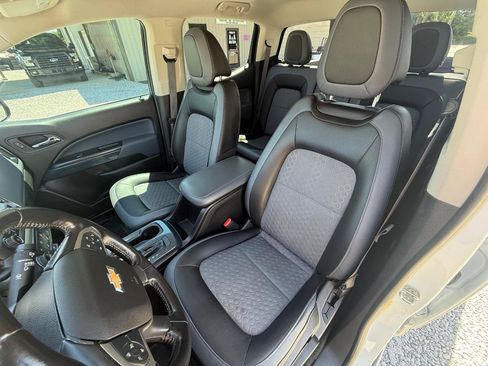 Used 2018 Chevrolet Colorado Z71 AWD/4WD image 5