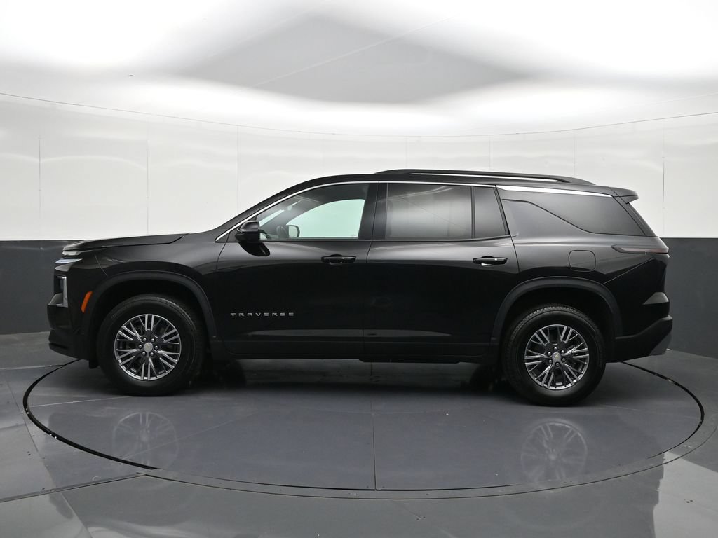Certified 2026 Chevrolet Traverse LT w/ Driver Confidence Package FWD image 2