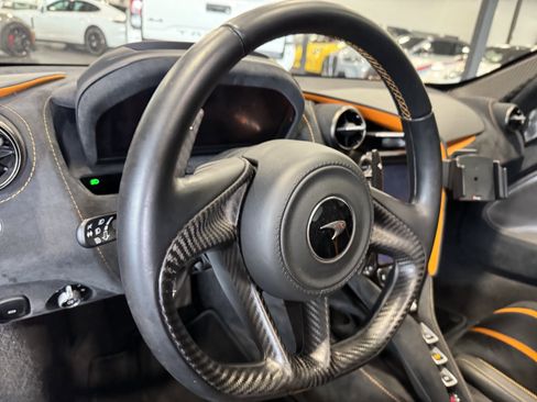 Used 2019 McLaren 720S image 25