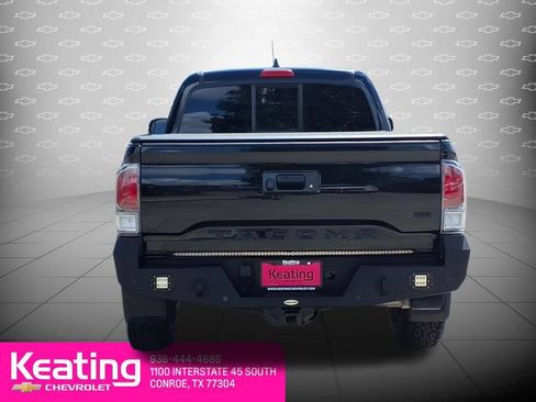 Used 2023 Toyota Tacoma TRD Off-Road AWD/4WD image 7