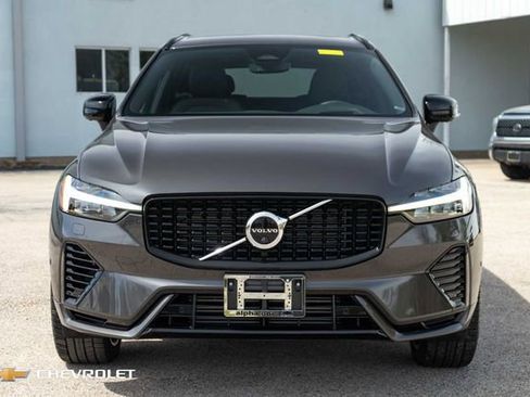 Used 2022 Volvo XC60 T8 R-Design w/ Advanced Package AWD/4WD image 2