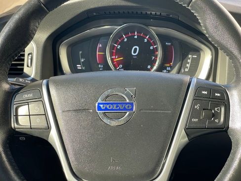 Used 2016 Volvo V60 T5 Premier image 12