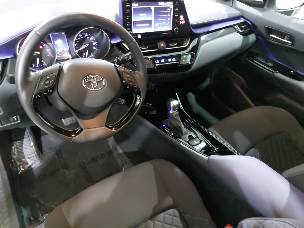 Used 2022 Toyota C-HR XLE FWD image 15