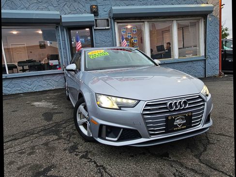 Used 2019 Audi A4 2.0T Premium w/ Convenience Package image 4