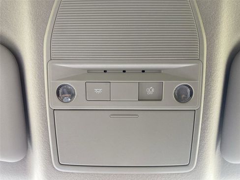 New 2025 Nissan Kicks SR image 28